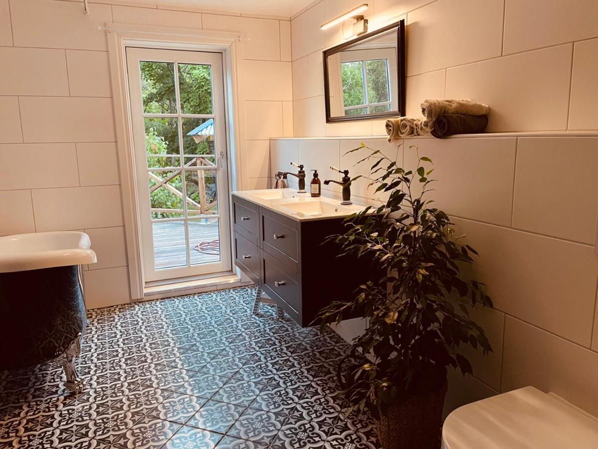 Koh Tenta A B&B In A Luxury Glamping Style Mariefred Buitenkant foto